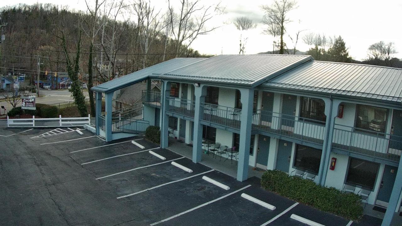 Country Town N' Suites Gatlinburg Exterior photo