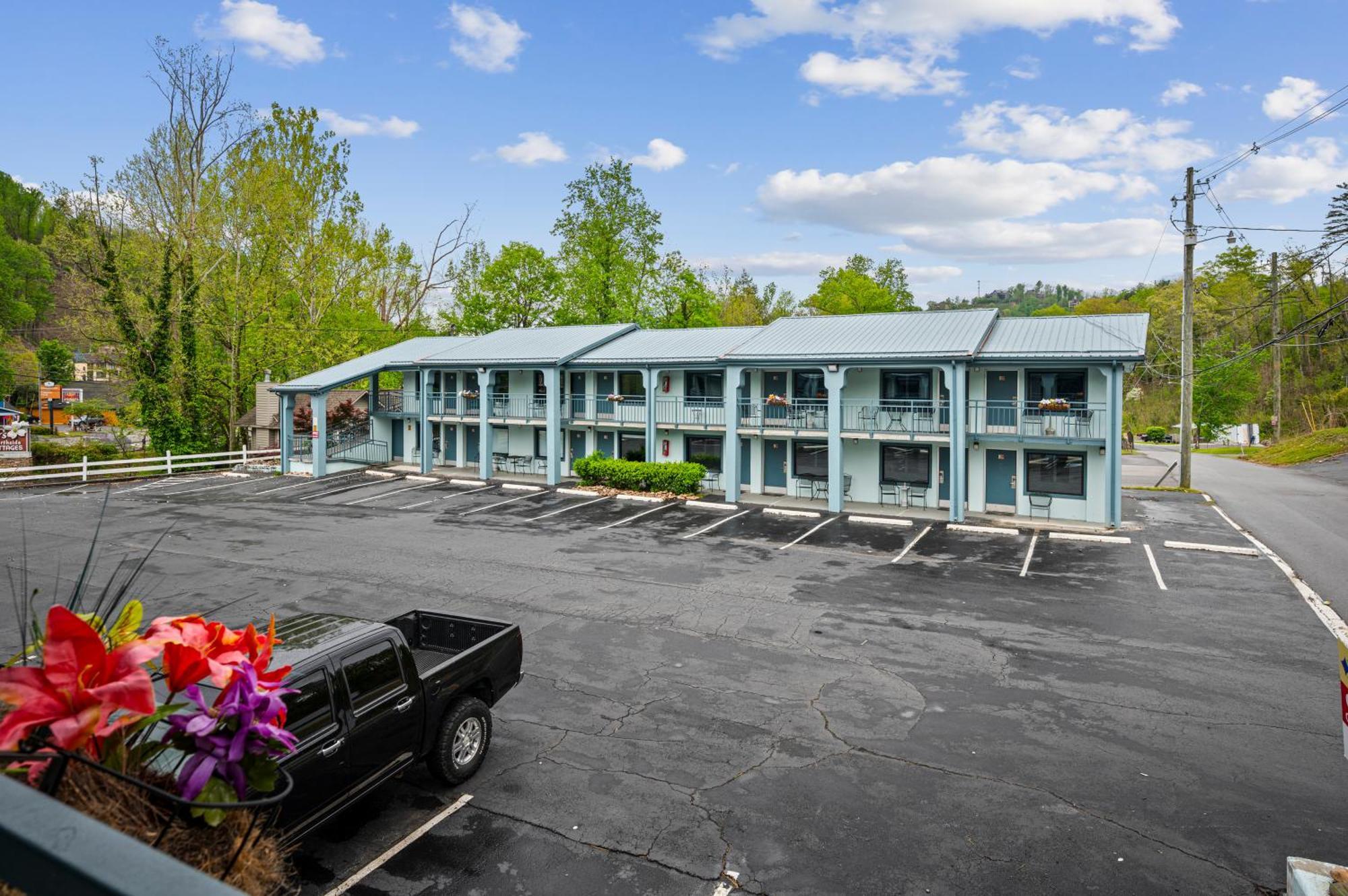 Country Town N' Suites Gatlinburg Exterior photo